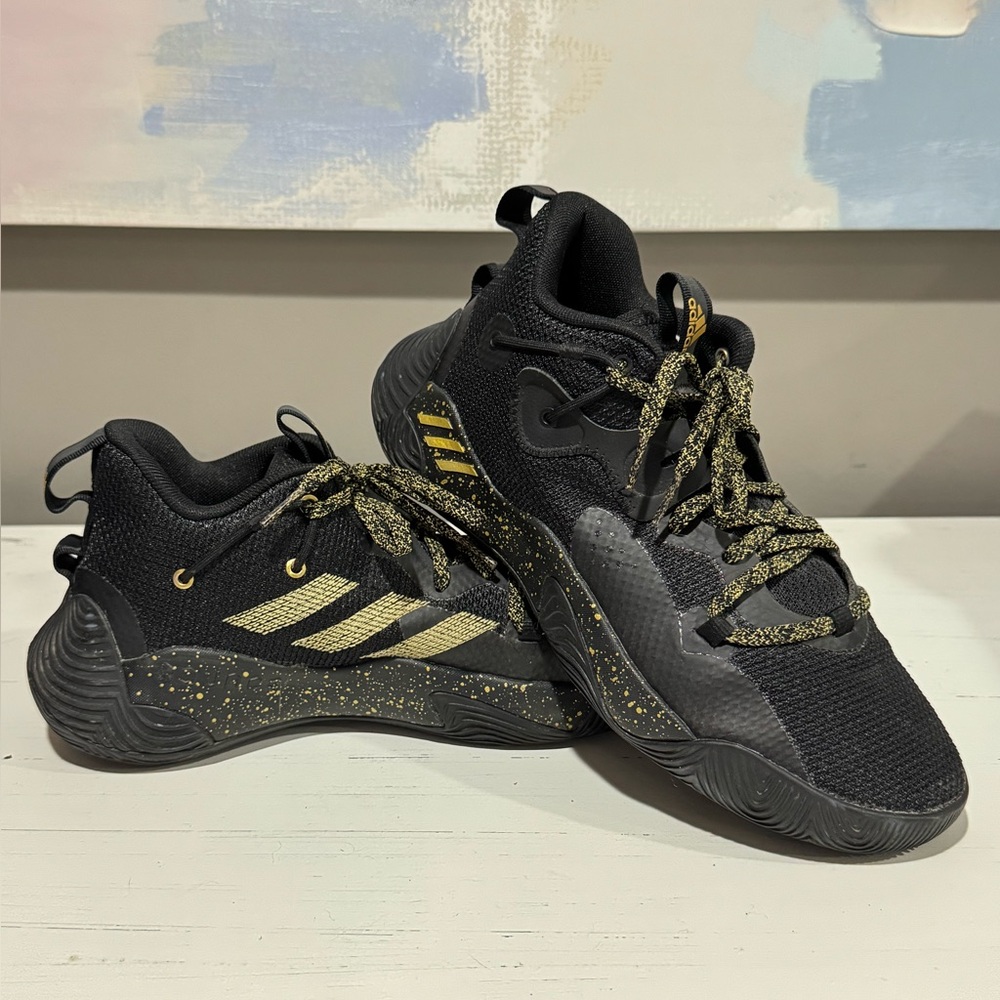 EUC Men’s Adidas James Harden Stepback 3 Basketball Shoes Black and Gold sz 7.5